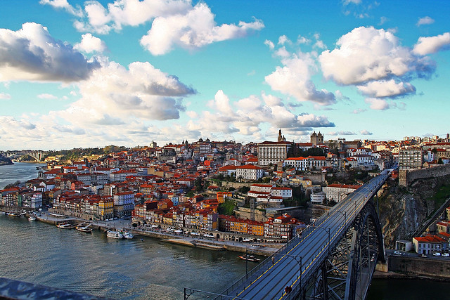 Достопримечательности яркого города Порту, Португалия